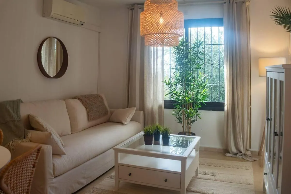 La Casa Bonita - Newly Renovated 2Br Apt With Private Terrace Бенальмадена
